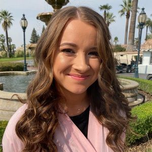 Meet your Posher, Vanessa